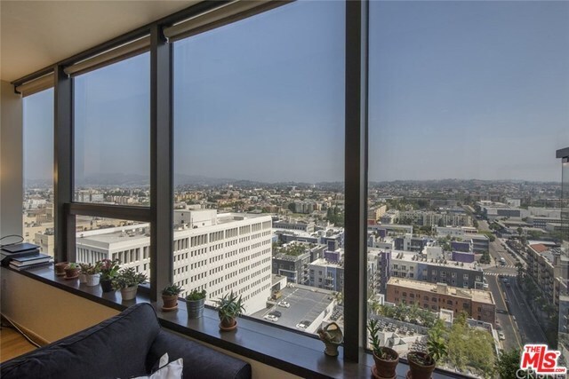 Building Photo - 1100 Wilshire Blvd