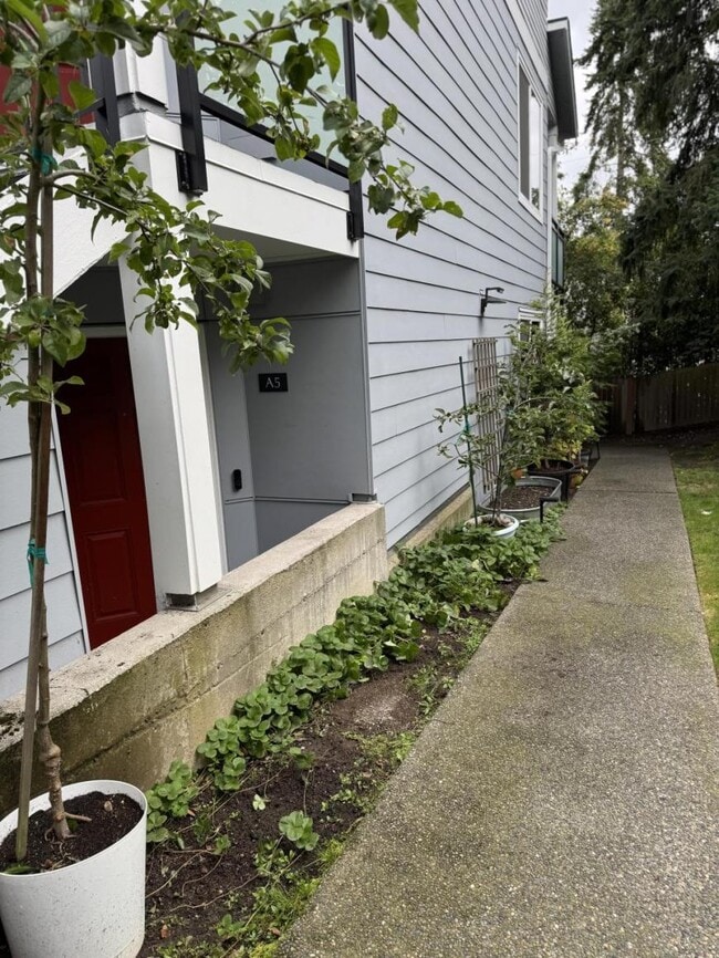 Building Photo - 1 bedroom in Edmonds WA 98026