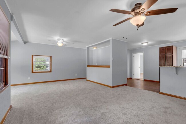 Foto del edificio - Updated 4 Bedroom 3 bathroom in Derby, KS