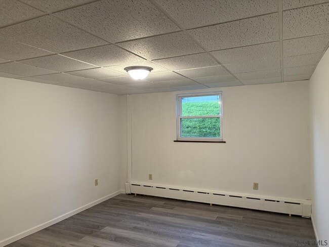 Building Photo - 2853 Bedford St