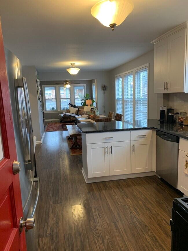 Building Photo - 146 N Brockway St