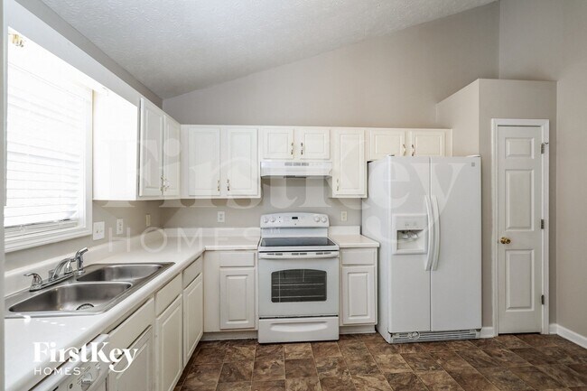 Foto del edificio - 5370 Princeton Oaks Dr