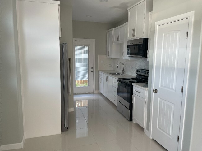 Foto del edificio - 404 W St Helena Ave