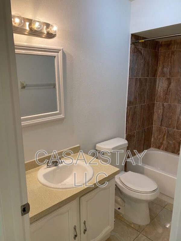 Foto del edificio - 7297-7297 Albany Rd