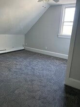 Building Photo - 586 Broad St