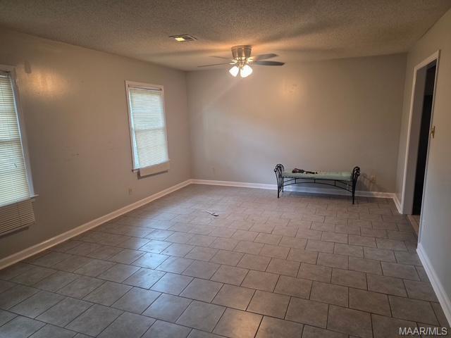Foto del edificio - 4327 Lawnwood Dr