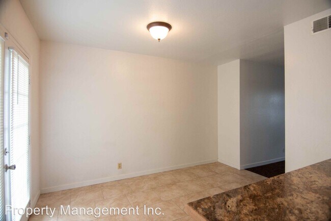 Foto del edificio - 403 W 9th St