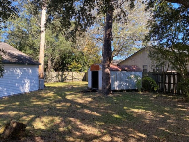 Building Photo - 1315 Bay Hill Blvd