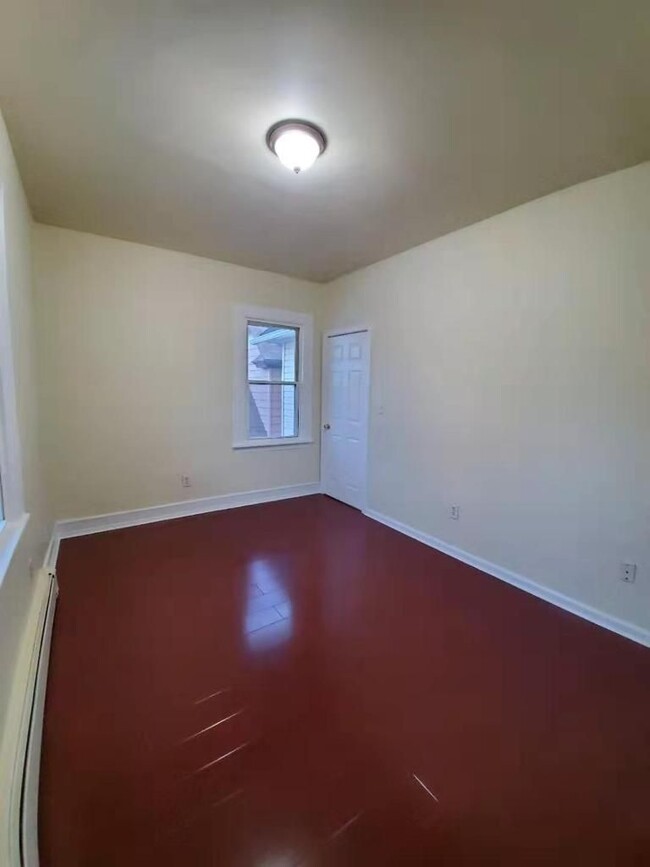 1st bedroom - 9525 115th St