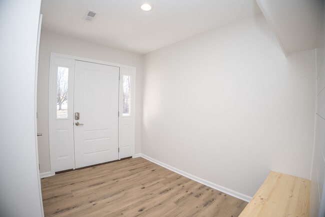 Building Photo - 836 El Dorado Dr