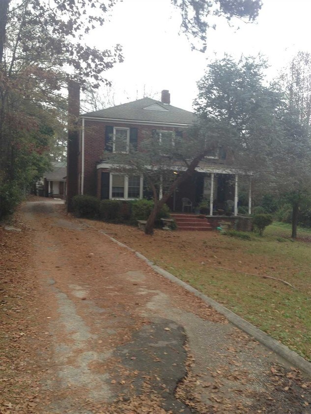 Primary - 220 Deerwood St