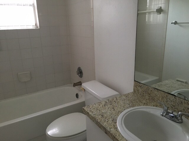 Building Photo - 1 Story Home with 3BR 2BA in BVL