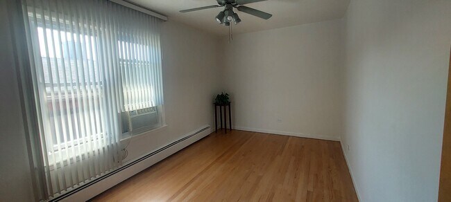 Photo - 1995 Howard Ave Apartments