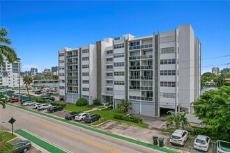 Building Photo - 9381 E Bay Harbor Dr