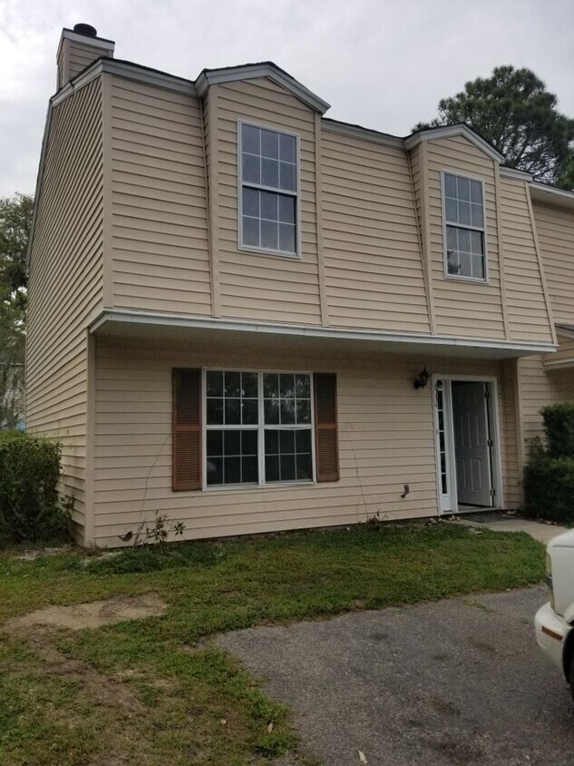 Primary Photo - 3 bedroom townhome available in Whitfield ...