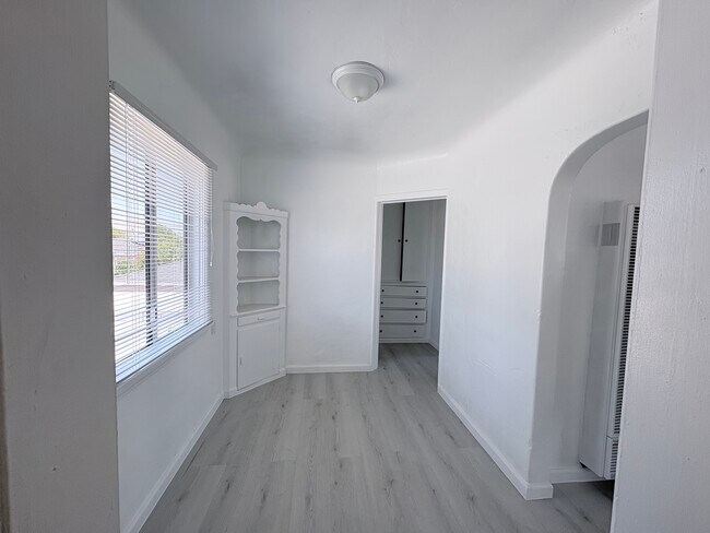 Foto del edificio - 6115 Riverside Ave