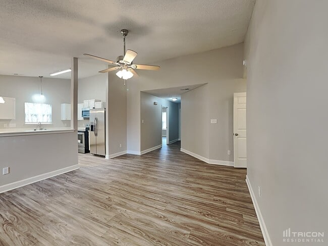Building Photo - 607 Kingville Dr