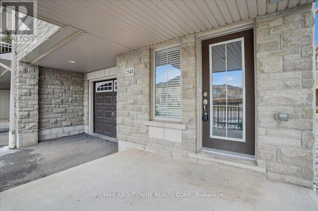 Photo du bâtiment - 2548 Grand Oak Trail