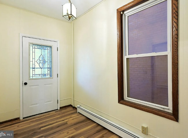 Building Photo - 410 Fayette St