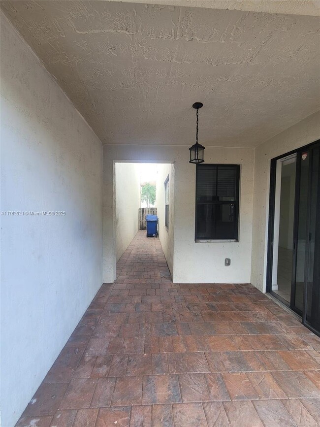 Foto del edificio - 7038 NW 103rd Path