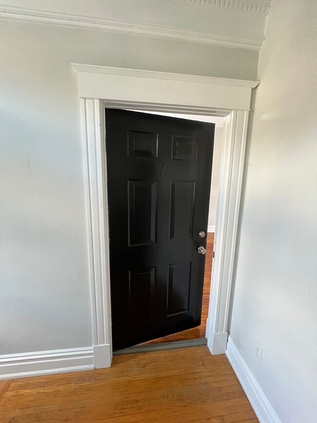 Foto del edificio - 2711 W. Grace St.