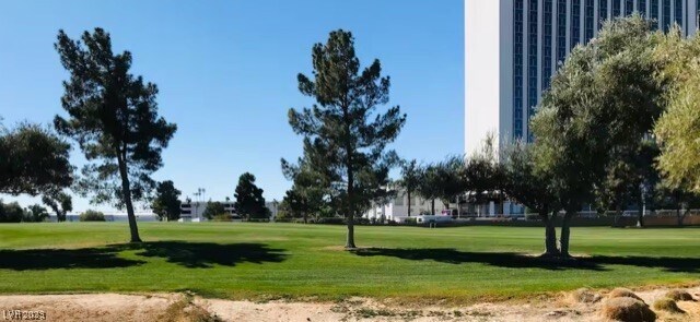 Foto del edificio - 2831 Geary Pl