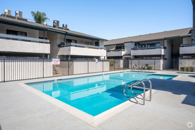 Pool - Park Terrace Apartments
