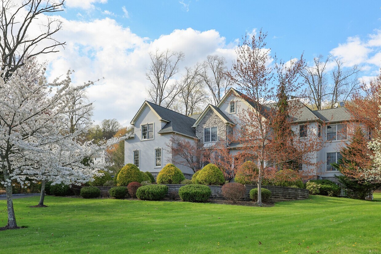 Foto principal - 31 Washington Valley Rd