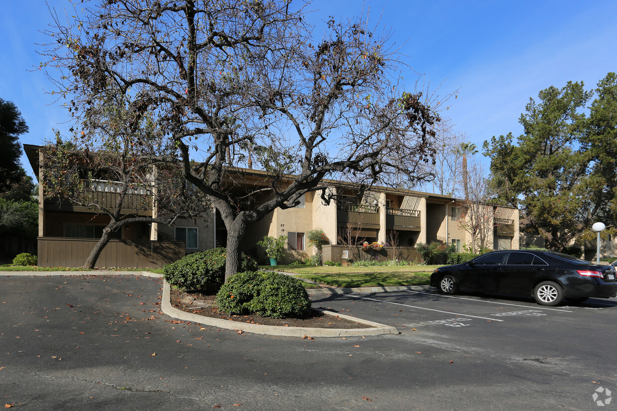 Building Photo - Brierwood Apartments