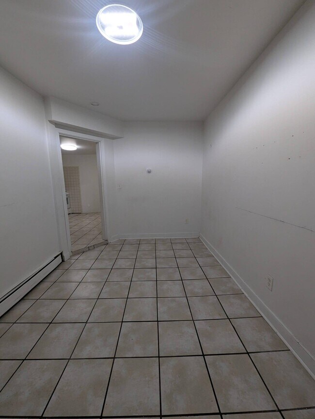 Foto del edificio - 327 Danforth Ave