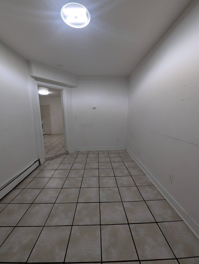 Building Photo - 327 Danforth Ave