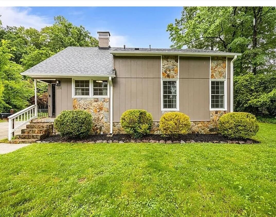 Primary Photo - 4 bedroom in Kirkwood/Old Irving park!!