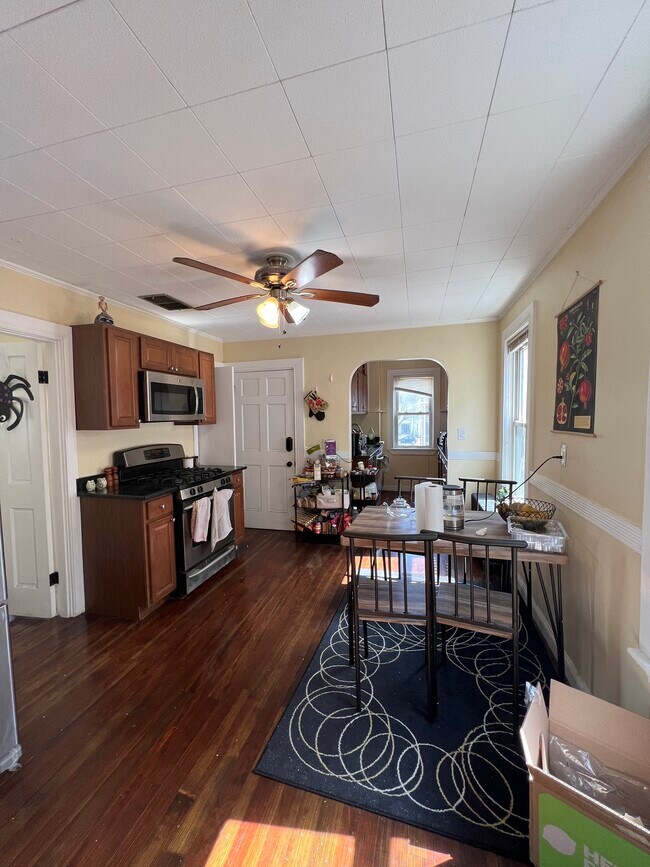 Building Photo - 21 Chandler St