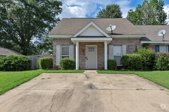 Building Photo - 246 James Dr
