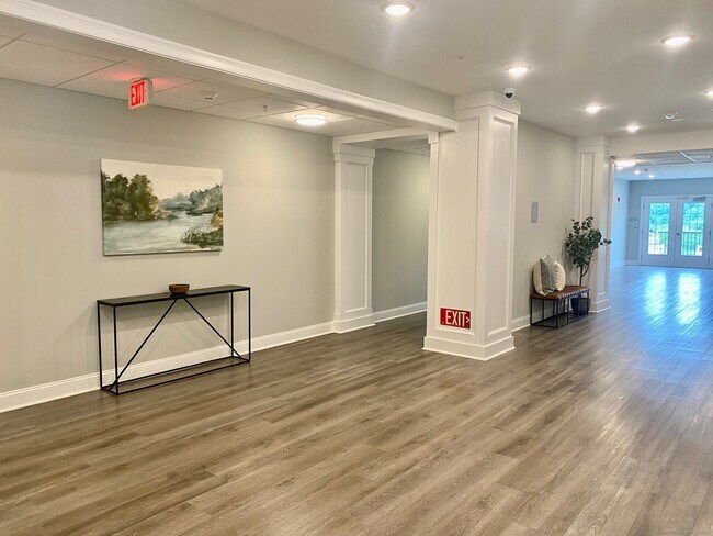 Foto del edificio - 5 Cherry Brook Rd