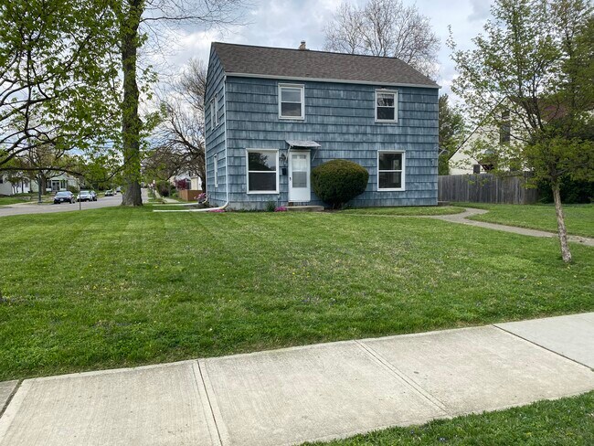Building Photo - 2738 Ruhl Ave