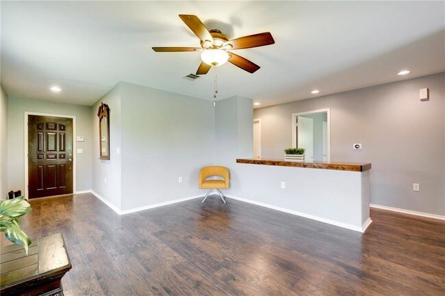 Building Photo - 5315 Apple Orchard Ln