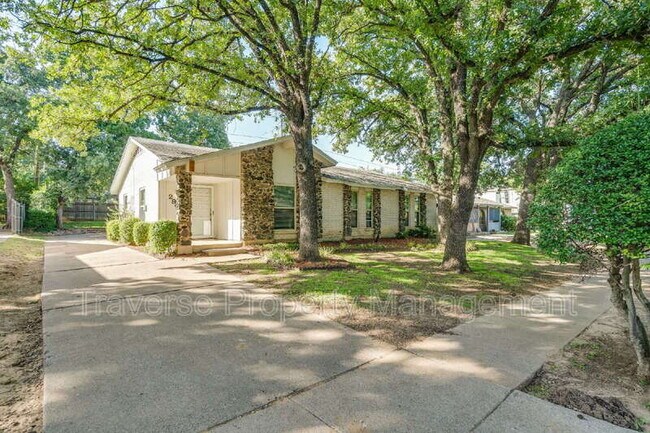 Foto del edificio - 2909 White Oak Ln