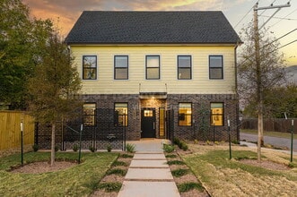 Building Photo - 1801 NW 39th St