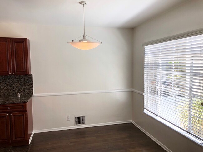Dining Room - 1321 N Laurel Ave