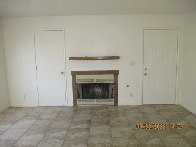 Building Photo - 3 Bedroom 1 Bath Home
