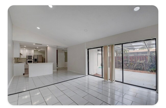 Foto del edificio - 4588 Holly Lake Dr