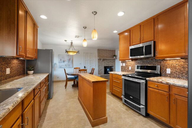 Foto del edificio - 334 W Horseshoe Ave