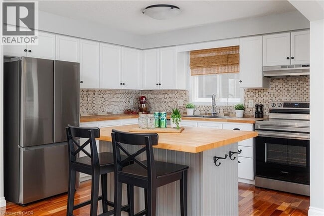 Building Photo - 508 Brookmill Crescent