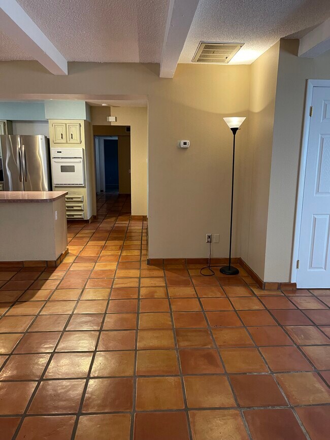 Foto del edificio - 4710 N 83rd St