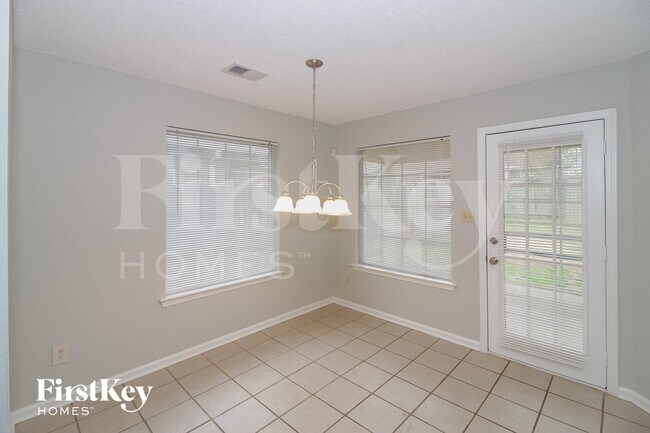 Building Photo - 6935 Naples Dr