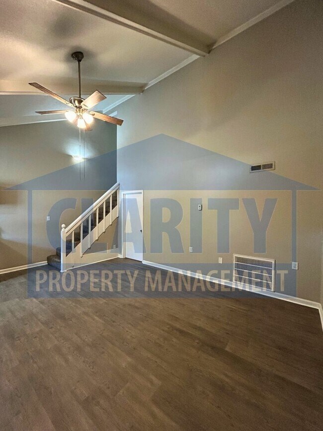 Foto del edificio - 4808/4810 Charwood Trail NW