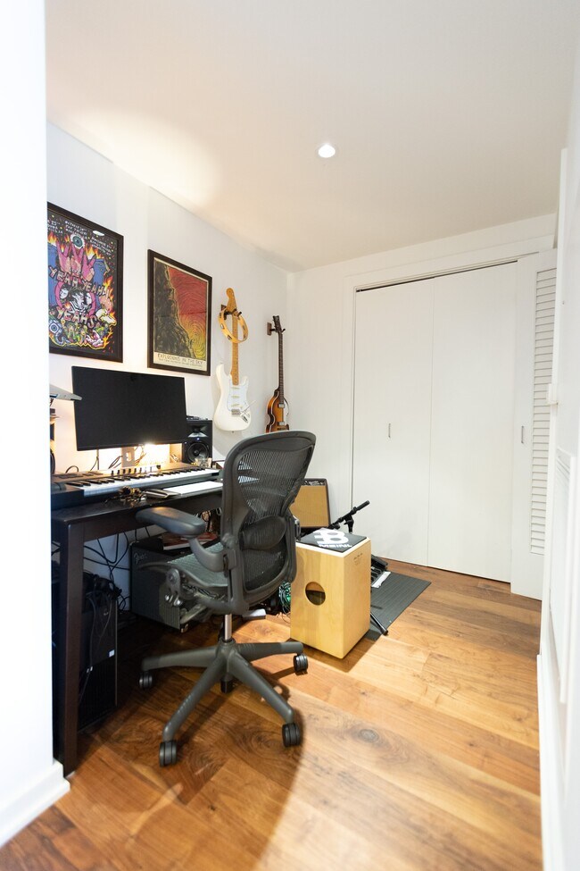 Office - 1 Hawthorne St