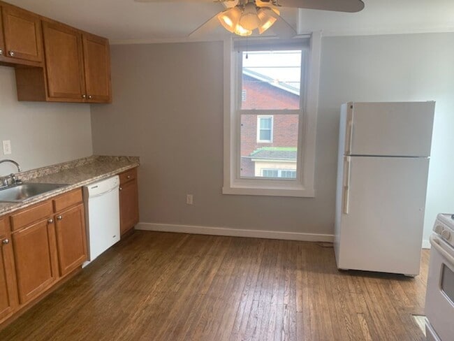 Foto del edificio - 5212 Coral St