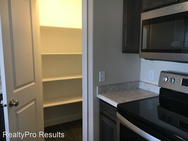 Building Photo - 3 br, 2 bath House - 5 E. Sterling Loop
